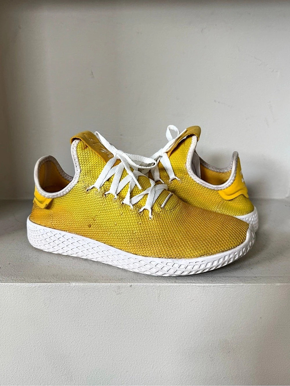 Adidas Pharrell Williams Tennis Hu Yellow & White Sneakers US 4.5Y W6 4.5 Men